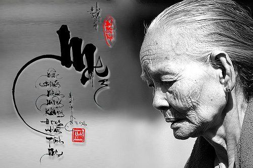 Câu hỏi: Mẹ của con gần đây vừa qua đời. Làm sao để con có thể giúp bà tốt nhất?